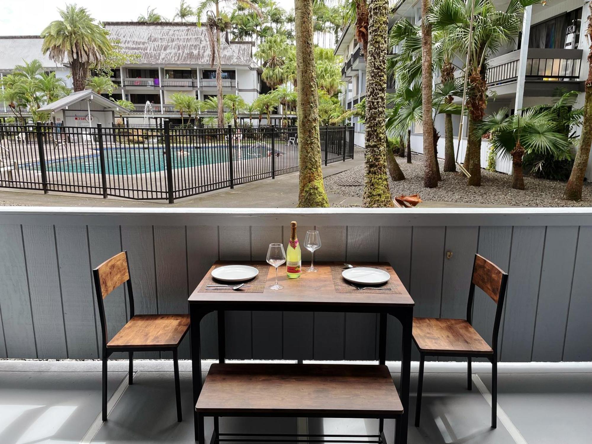 In Center With Pool And Views Appartement